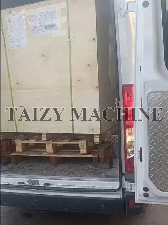 Chargement du moulin à marteaux