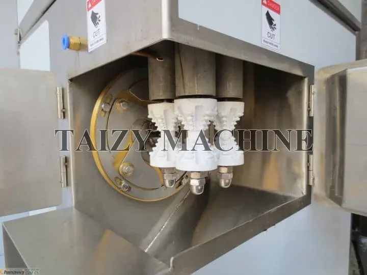 internal accessories of the sweet corn peeling machine