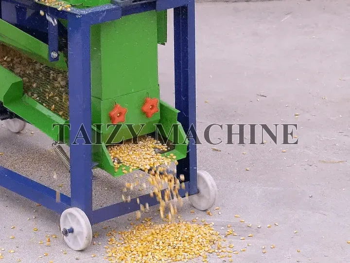 40 Sets Grain Threshing Machines Shipped To Zimbabwe 4 corn shelling machine working