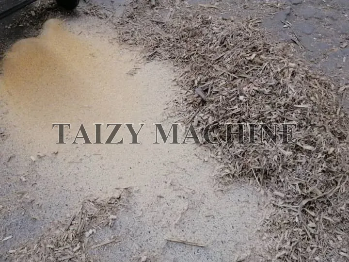 Multi-Functional Straw Shredder Corn Grinder 15 cornmeal and chopped dry straw