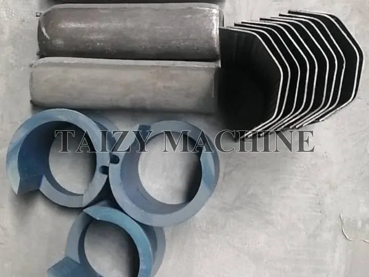 Electric Corn Grinder Machine Successfully Shipped To Mexico 5 wearable parts for corn grits processing machine