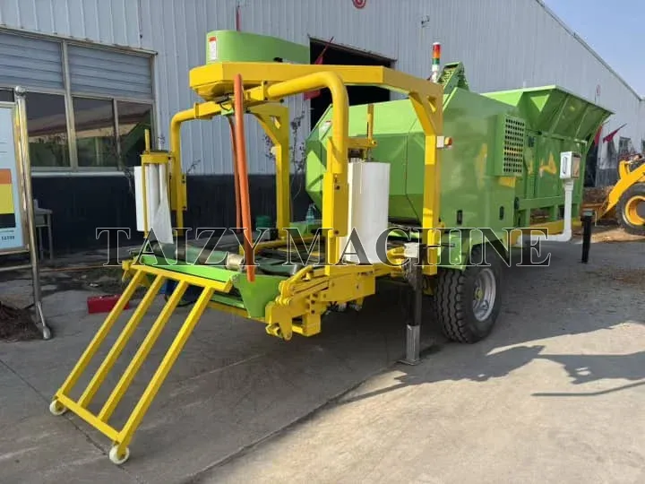 máquina de ensilar e embrulhar silagem