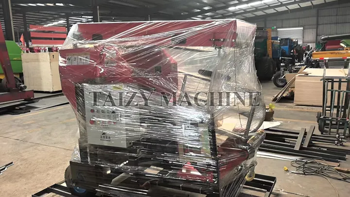 Stretch film wrapping is a protective packaging method that uses durable plastic film to tightly wrap the machine. It helps prevent dust, moisture, scratches, and movement during transportation, ensuring the equipment remains clean and secure during shipping.
