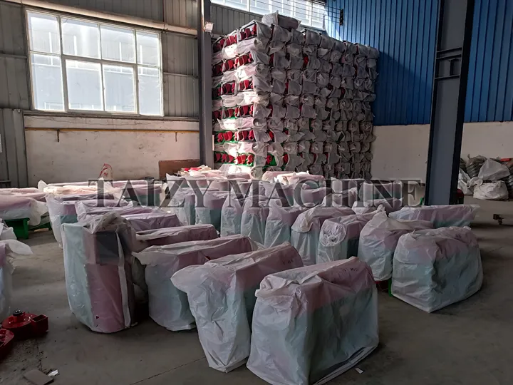 Maize Corn Sheller Machine for Fast and Efficient Kernel Separation 8 the packaging of maize thresher machine