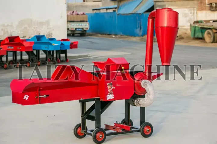 The grass chopper is a multifunctional agricultural machine that combines forage cutting, straw chopping, and grain grinding in one unit. It is widely used to process hay, grass, corn stalks, straw, and grains into nutritious livestock feed.