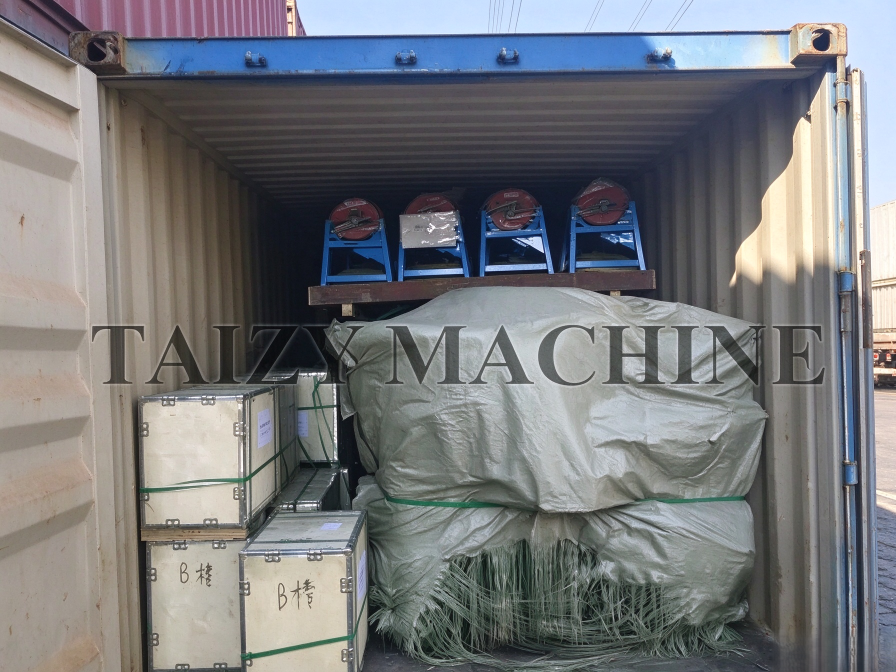 maize corn thresher loading